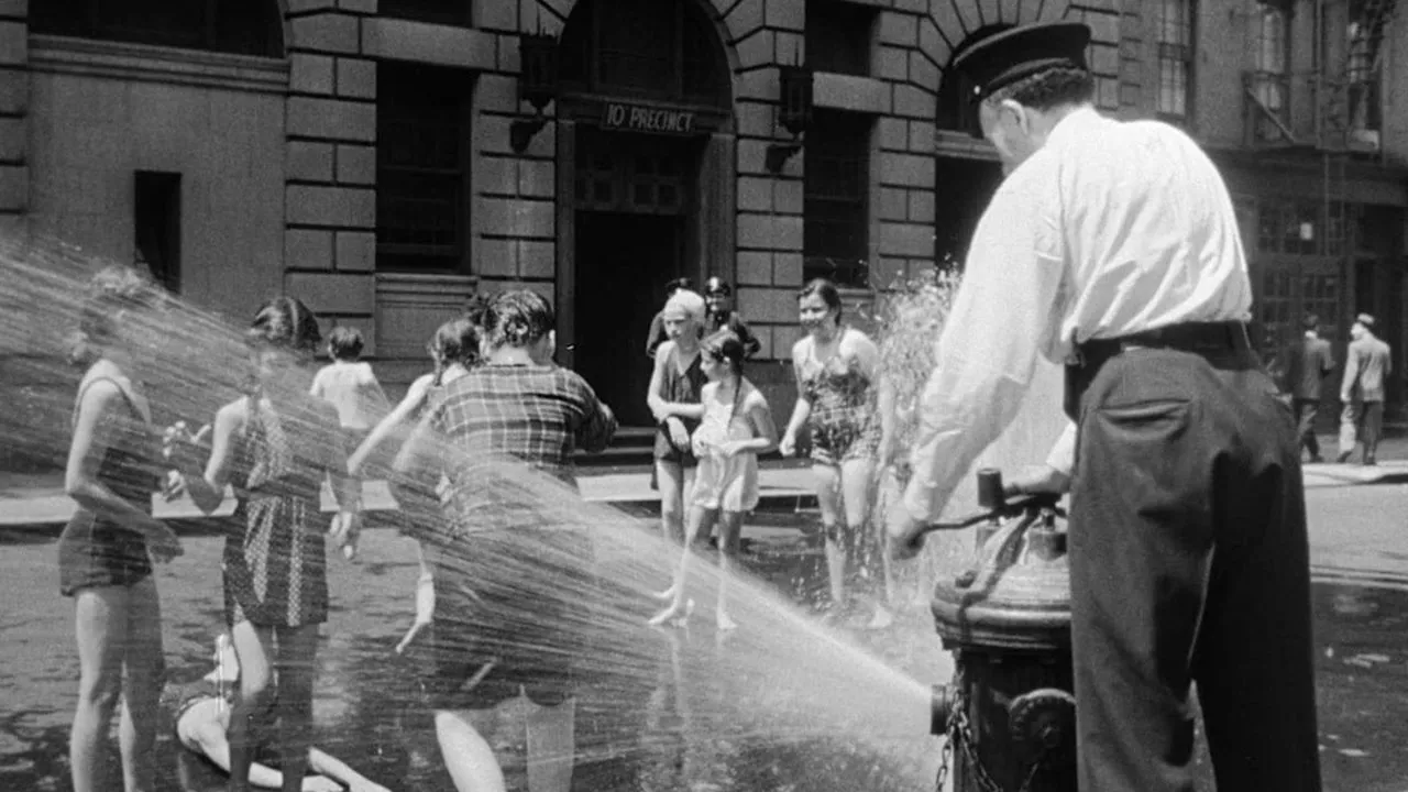 La città nuda streaming ita
