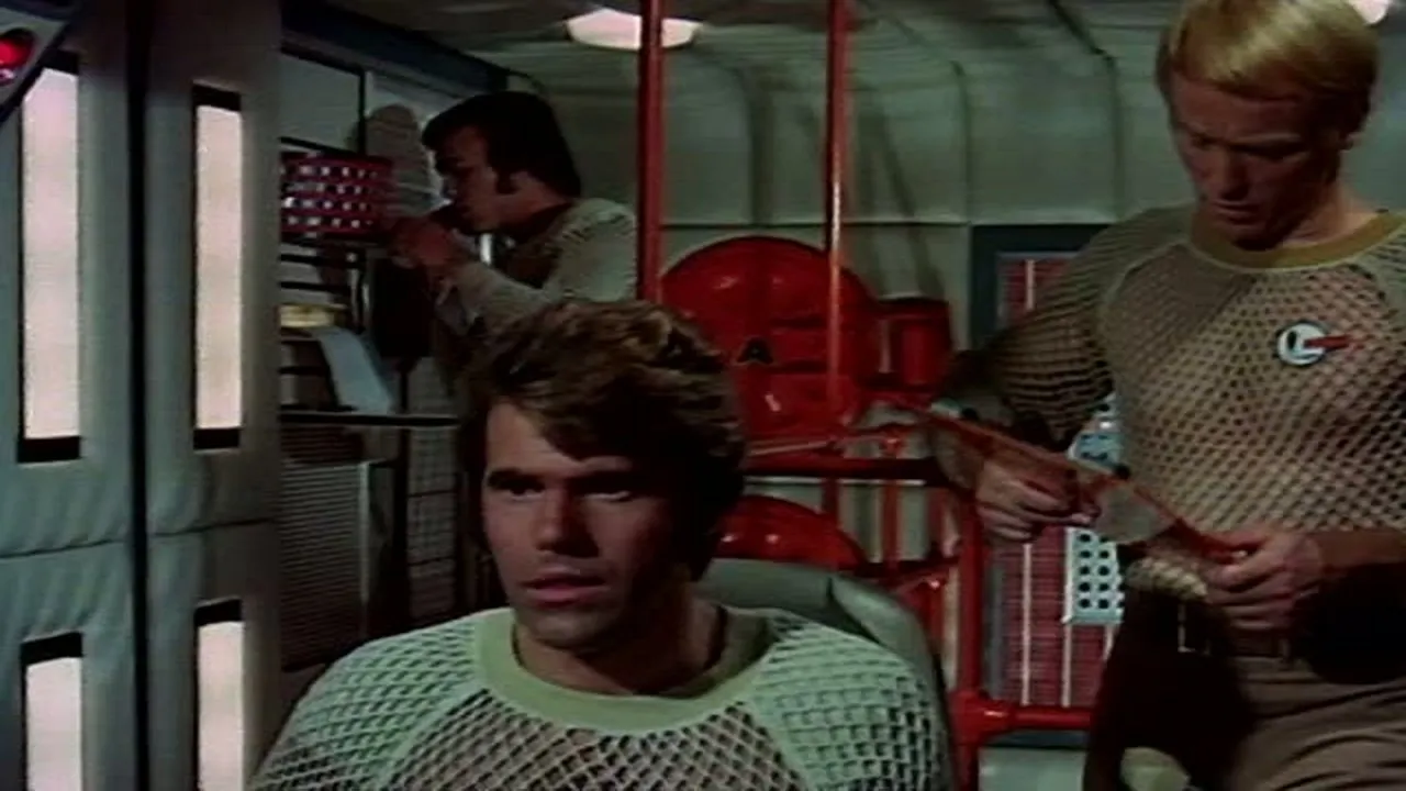 UFO - Distruggete base Luna! streaming ita